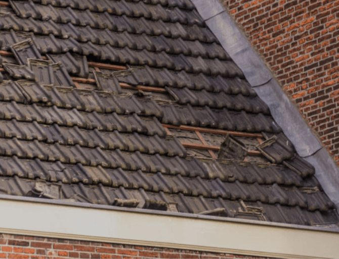 68d95d8124c3f_toiture-abimee-redimensionnee (1)